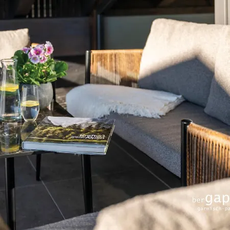 Berghome Apartment *