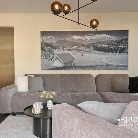 Berghome Apartment *